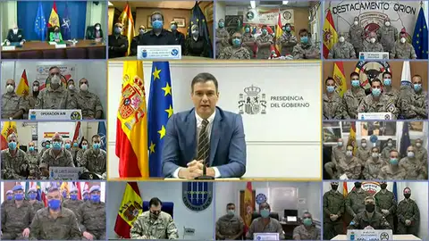 Sánchez envía un mensaje navideño a las fuerzas armadas en el extranjero Sánchez felicita la Navidad a los militares españoles en el extranjero: "Siento orgullo por vuestra entrega y amor al servicio"