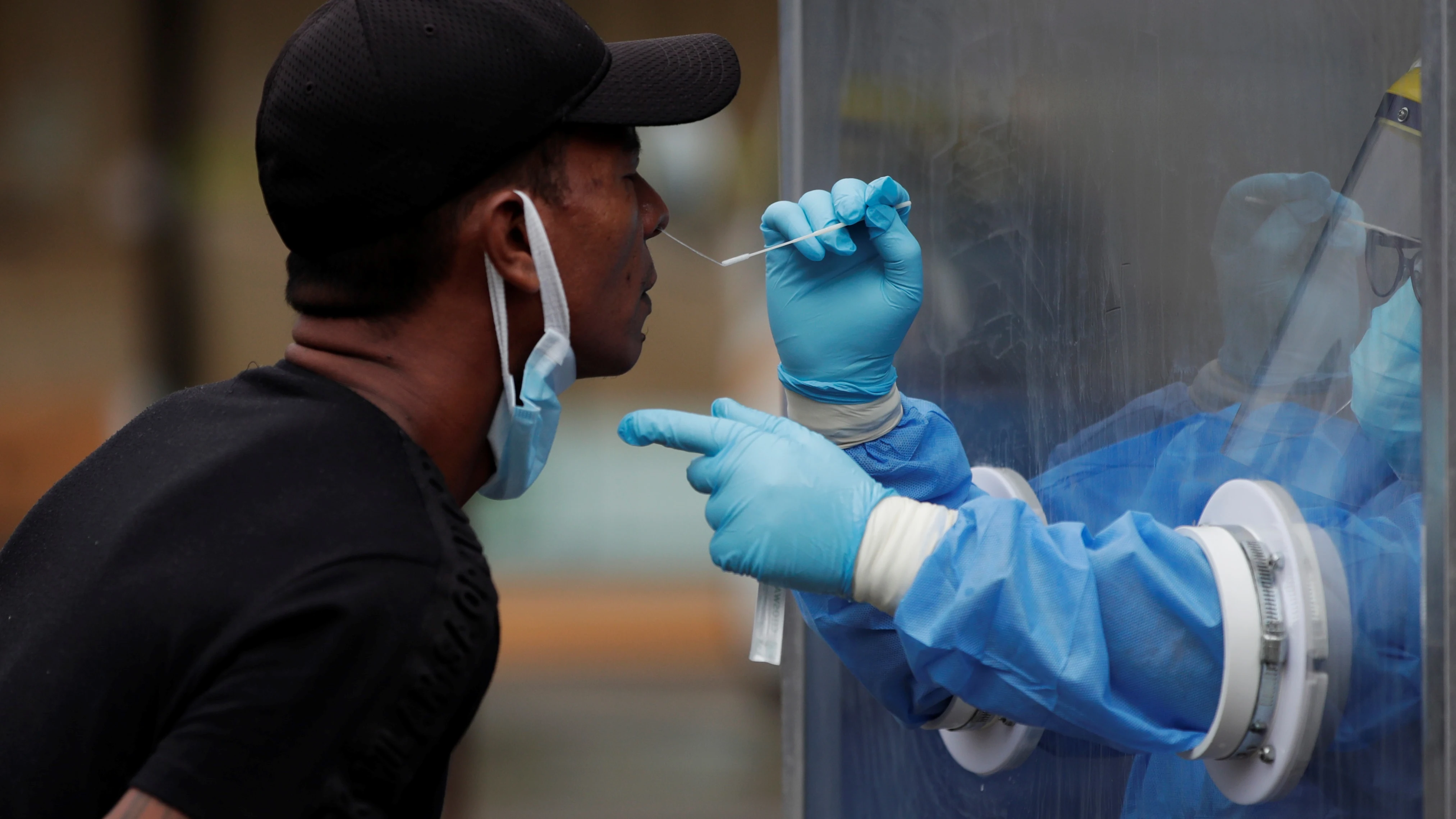 Sanitarios a domicilio: se ofrecen a hacer test de ant&iacute;genos para detectar el coronavirus