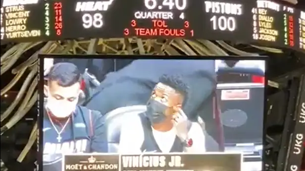 El incómodo momento de Vinicius en la cancha de los Miami Heat: ¿no le conocen o no se dieron cuenta? El incómodo momento de Vinicius en la cancha de los Miami Heat: ¿no le conocen o no se dieron cuenta?