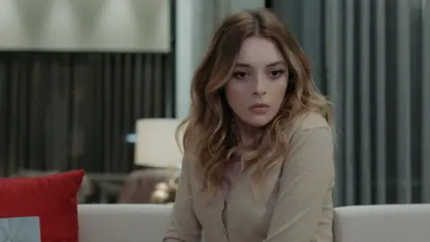 La historia se repite: Derin escucha la misma excusa que Volkan le decía a Asya La historia se repite: Derin escucha la misma excusa que Volkan le decía a Asya