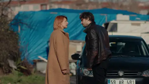 Selçuk, despiadado con su madre por haberle abandonado Selçuk, despiadado con su madre por haberle abandonado