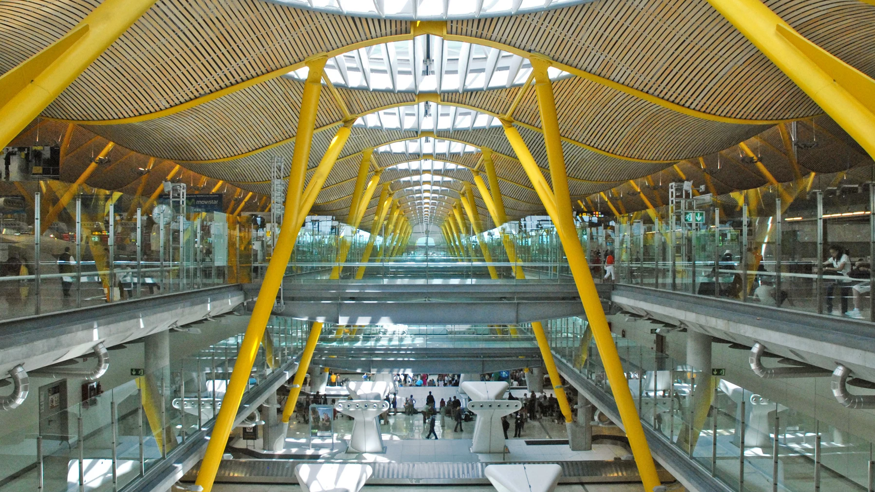 Efem&eacute;rides de hoy 30 de diciembre de 2021. La T4 de Barajas sufre un atentado.