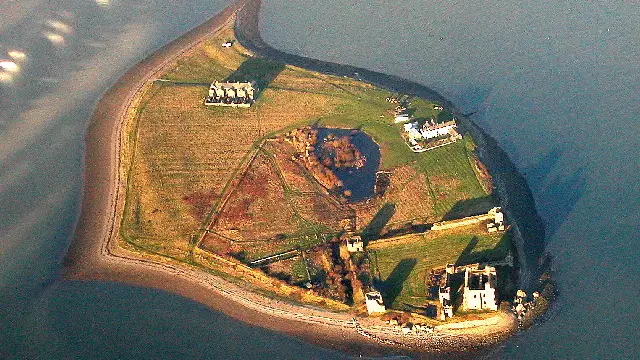 Se busca 'rey' para gobernar una peque&ntilde;a isla de Inglaterra