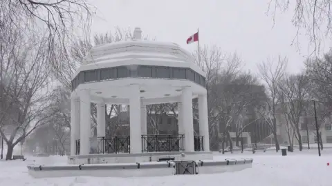 Canadá en alerta por riesgo de morir por hipotermia o congelación a causa la ola de frío que golpea el país. Canadá en alerta por riesgo de morir por hipotermia o congelación a causa la ola de frío que golpea el país.