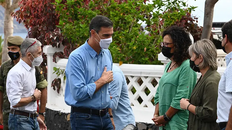 Pedro Sánchez visita La Palma tras el fin de la erupción Pedro Sánchez visita La Palma tras el fin de la erupción