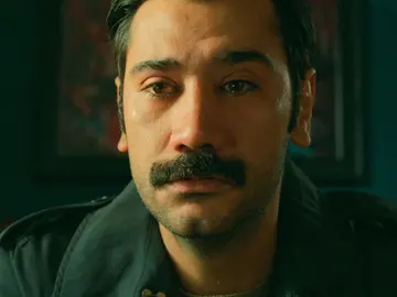 Yilmaz encuentra el diario de Müjgan Yilmaz encuentra el diario de Müjgan
