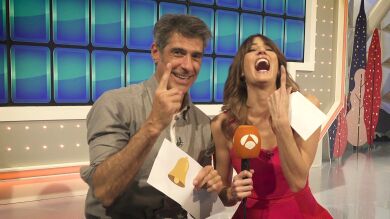 ¿Se saben los villancicos? Jorge Fernández y Laura Moure adivinan las canciones más navideñas con emojis