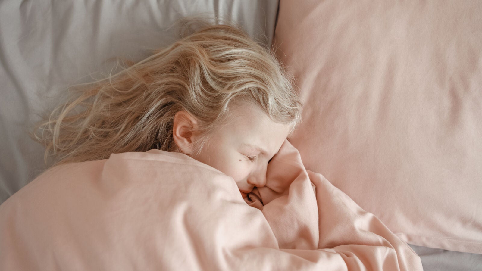 ¿Hay que despertar a un niño con terrores nocturnos?