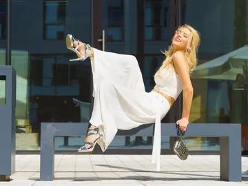 Cómo llevar los pantalones anchos y que te sienten increíbles Cómo llevar los pantalones anchos y que te sienten increíbles