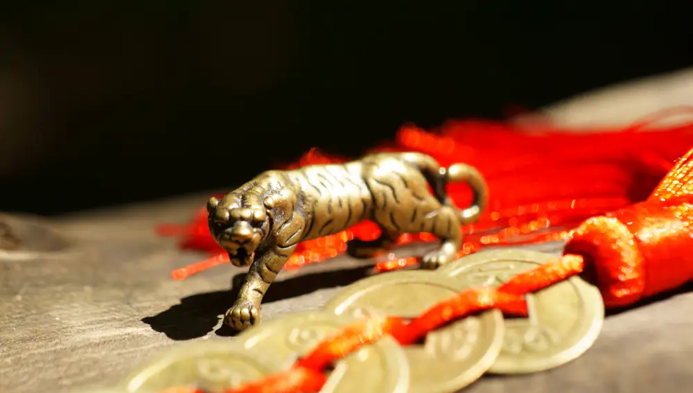Figurita china de un tigre