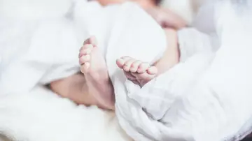 Alexa, la primera bebé de 2022, nace a las 00:00 horas en Cataluña