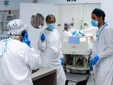 La variante ómicron se convierte en el virus más contagioso de la humanidad