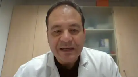 José Luis del Pozo, director de enfermedades infecciosas: "Ómicron no va a ser la última variante, va a ver más" José Luis del Pozo, director de enfermedades infecciosas: "Ómicron no va a ser la última variante, va a ver más"