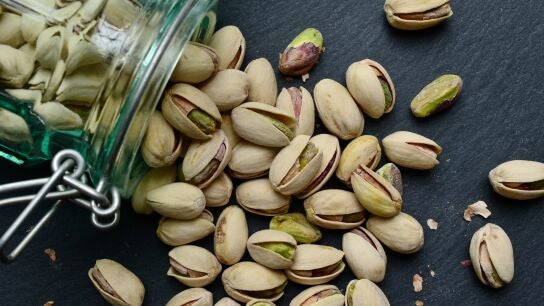 Comer pistachos tiene muchos beneficios.