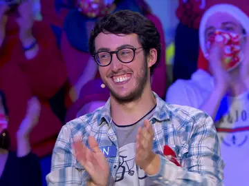 El mundo de gloria de Alfon: “Mírale como disfruta, va a ser que sí que es teatrero” El mundo de gloria de Alfon: “Mírale como disfruta, va a ser que sí que es teatrero”