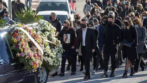 La juez ordena la detención del cirujano que operó a la mujer fallecida tras una lipoescultura La juez ordena la detención del cirujano que operó a la mujer fallecida tras una lipoescultura