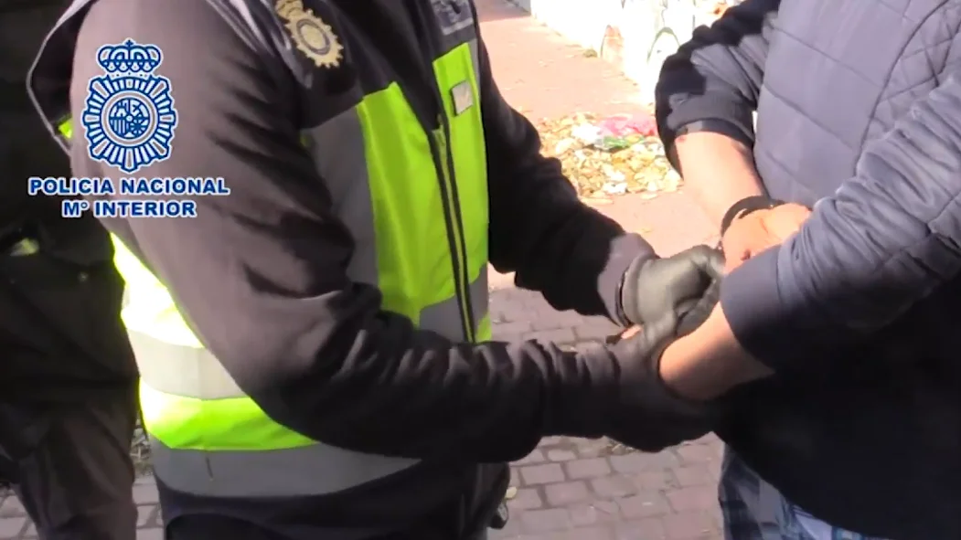 El cabecilla de la red de explotación sexual a menores prostituyó a su propia hija El cabecilla de la red de explotación sexual a menores prostituyó a su propia hija