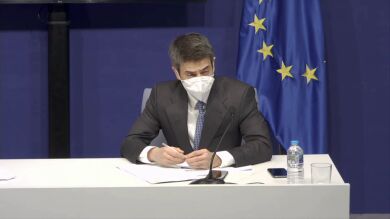 Los titubeos del secretario de Estado de Seguridad Social al ser preguntado por los trabajadores de baja a causa de la Covid