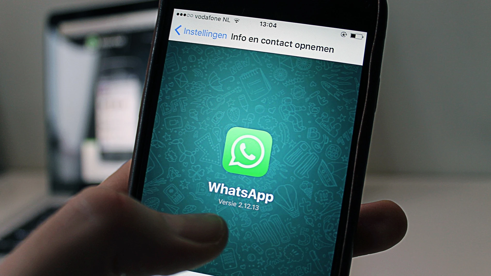 Aplicación de Whatsapp en un teléfono móvil