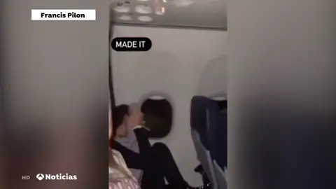 Un grupo de 'influencers' canadienses se olvida del covid y organiza una fiesta en un avión Un grupo de 'influencers' canadienses se olvida del covid y organiza una fiesta en un avión