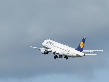 Lufthansa ha realizado 18.000 vuelos vacíos para mantener las franjas horarias en los aeropuertos