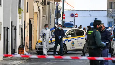 Mueren una mujer y su hijo en el incendio de una vivienda en Granada Mueren una mujer y su hijo en el incendio de una vivienda en Granada