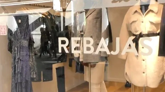 Muchos establecimientos han esperado hasta el d&iacute;a despu&eacute;s de Reyes para dar comienzo a sus ofertas de la temporada de rebajas de enero 2022