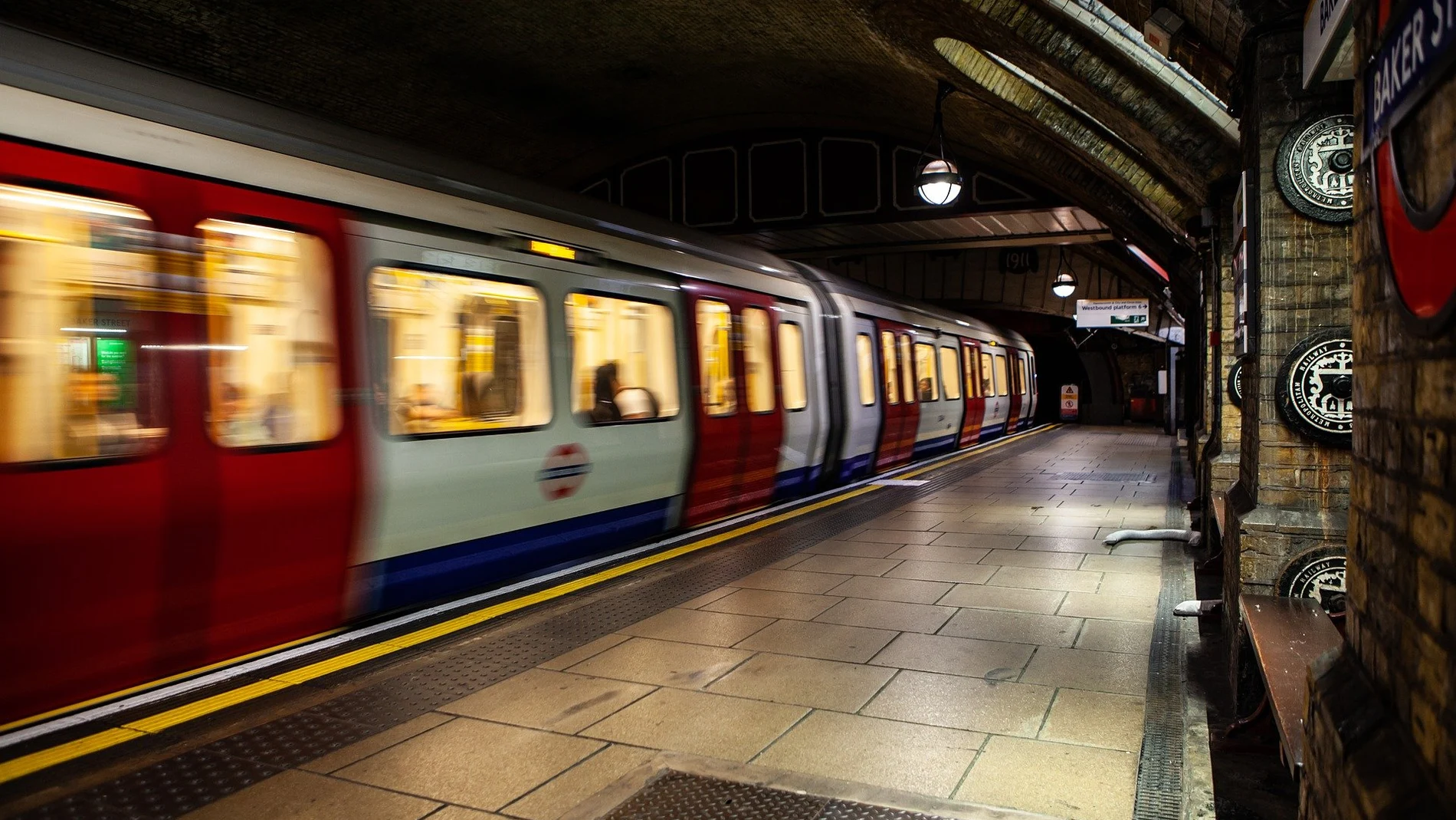Se inaugura en metro de Londres, Inglaterra. Efemérides de hoy 10 de enero de 2022. Se inaugura en metro de Londres, Inglaterra. Efemérides de hoy 10 de enero de 2022.