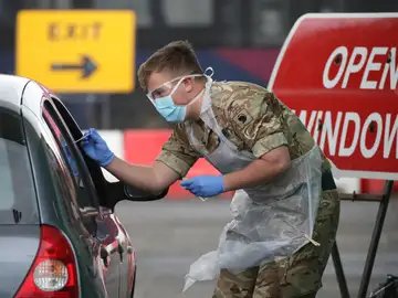 Reino Unido desplegará tropas del Ejército en los hospitales de Londrespara combatir la expansión de ómicron Reino Unido desplegará tropas del Ejército en los hospitales de Londrespara combatir la expansión de ómicron