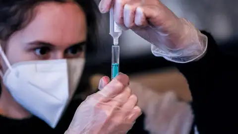 La OMS advierte sobre ómicron: "Es muy poco probable que sea la última variante" La OMS advierte sobre ómicron: "Es muy poco probable que sea la última variante"