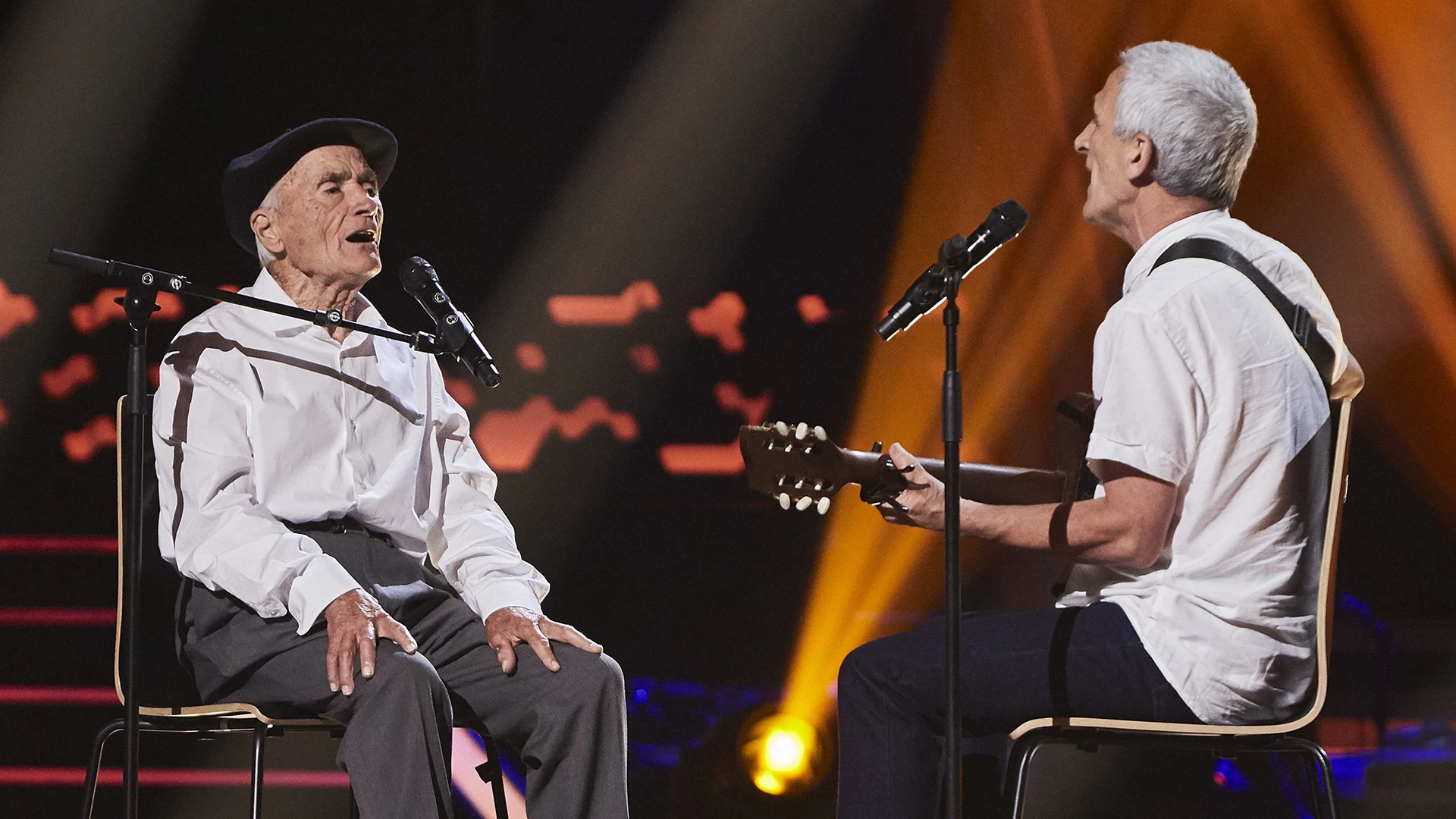Los Rogelios cantan ‘Tres piedras negras’ en las Audiciones a ciegas de ‘La Voz Senior’ Padre e hijo han protagonizado la actuación más emotiva de la noche.