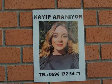 Hallan el cadáver de una mujer rubia cerca del coche de Volkan ¿Es Derin? Hallan el cadáver de una mujer rubia cerca del coche de Volkan ¿Es Derin?