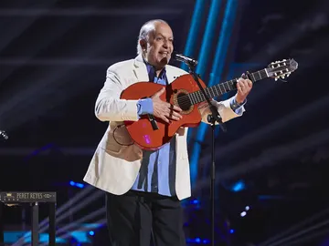 Peret Reyes canta ‘Bienvenidos’ en las Audiciones a ciegas de ‘La Voz Senior’ Peret Reyes canta ‘Bienvenidos’ en las Audiciones a ciegas de ‘La Voz Senior’
