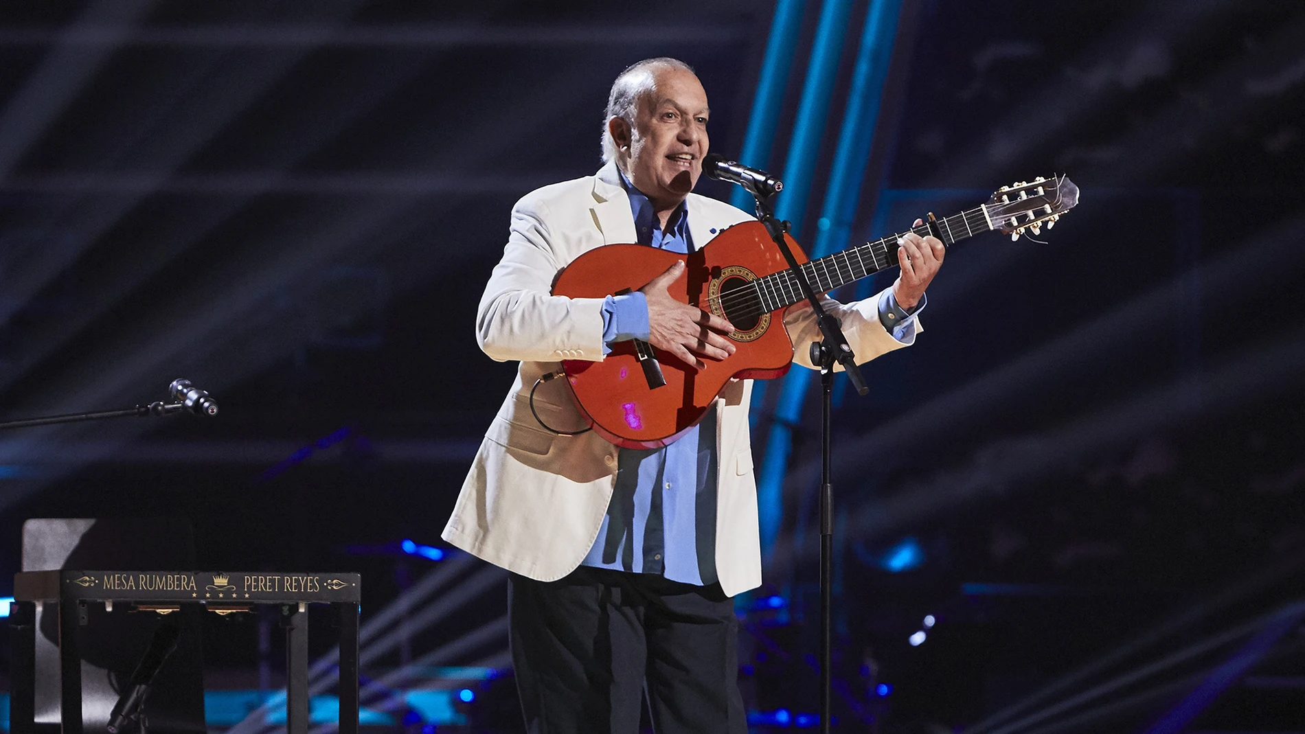Peret Reyes canta ‘Bienvenidos’ en las Audiciones a ciegas de ‘La Voz Senior’