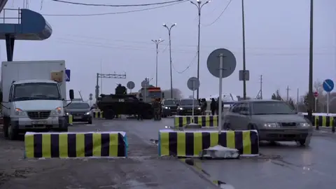 Detienen a exjefe de seguridad nacional de Kazajistán y le acusan de alta traición Detienen a exjefe de seguridad nacional de Kazajistán y le acusan de alta traición