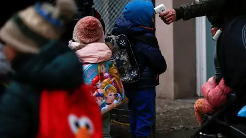 Los alumnos vacunados no harán cuarentena en Cataluña aunque haya 5 positivos en la clase Los alumnos vacunados no harán cuarentena en Cataluña aunque haya 5 positivos en la clase