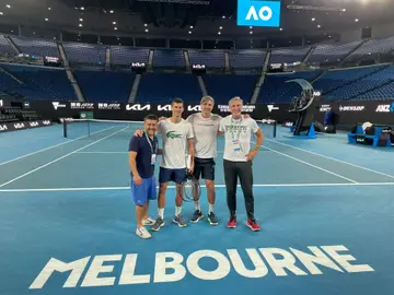 Novak Djokovic: &quot;A pesar de todo lo que ha pasado, me quiero quedar y tratar de competir en en el Open de Australia&quot;