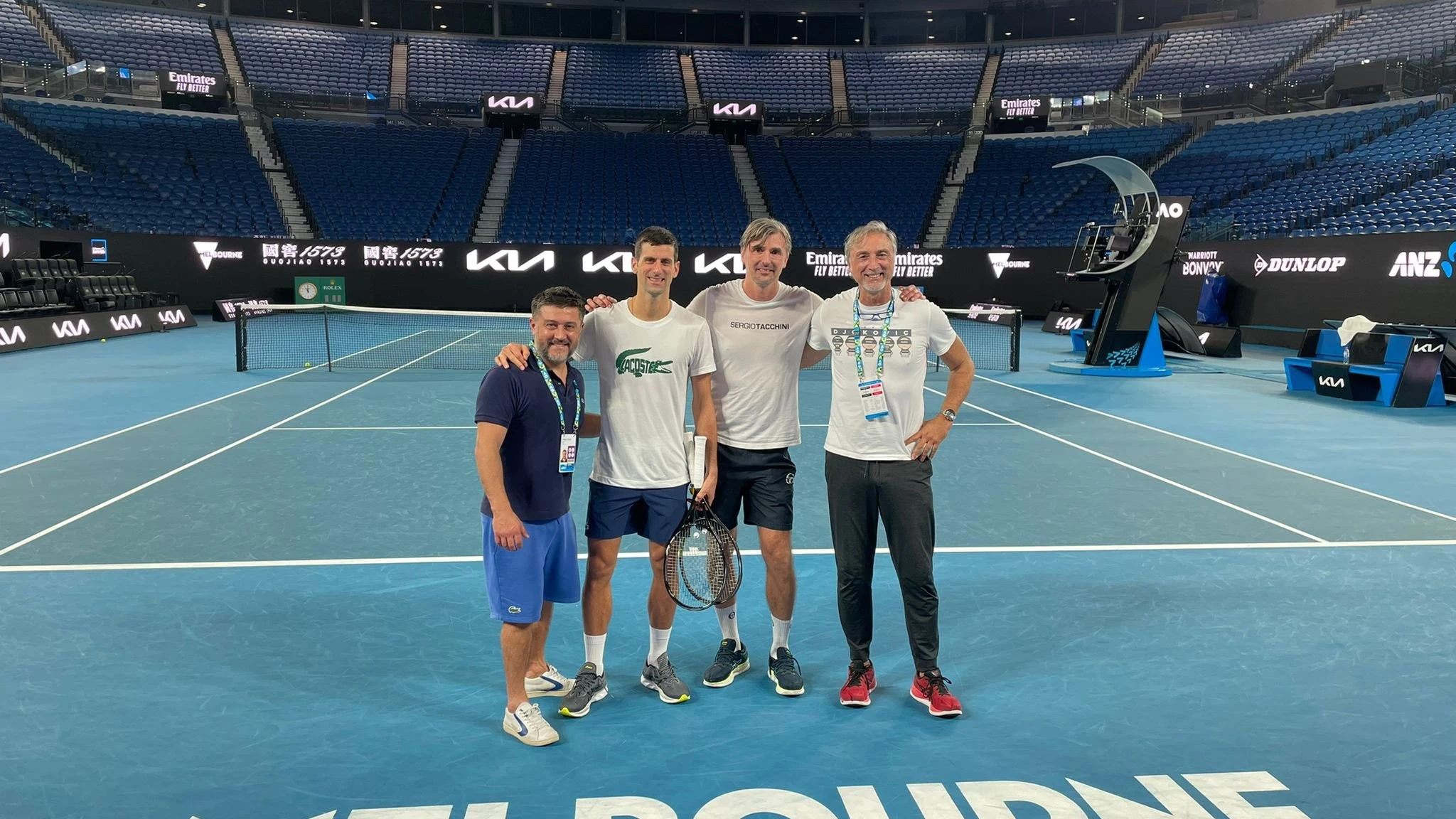 Novak Djokovic: "A pesar de todo lo que ha pasado, me quiero quedar y tratar de competir en en el Open de Australia" Novak Djokovic: "A pesar de todo lo que ha pasado, me quiero quedar y tratar de competir en en el Open de Australia"