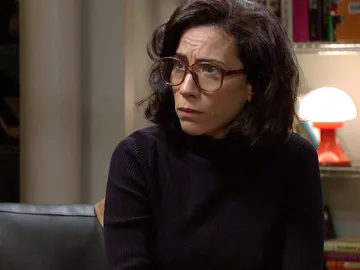 Fran se reúne en secreto con Manolita para pedirle un gran favor: que cometa un delito Fran se reúne en secreto con Manolita para pedirle un gran favor: que cometa un delito