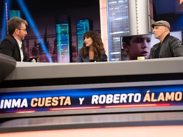 La confesión más honesta de Roberto Álamo: "Somos una gran familia mientras curramos, luego cada uno tira para su casa" La confesión más honesta de Roberto Álamo: "Somos una gran familia mientras curramos, luego cada uno tira para su casa"