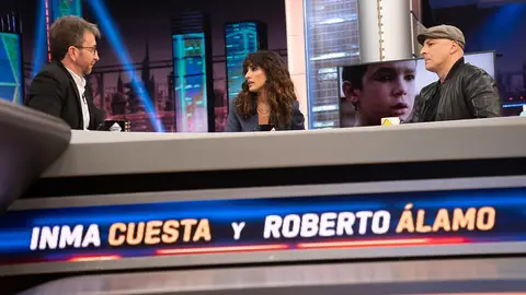 La confesión más honesta de Roberto Álamo: "Somos una gran familia mientras curramos, luego cada uno tira para su casa" La confesión más honesta de Roberto Álamo: "Somos una gran familia mientras curramos, luego cada uno tira para su casa"