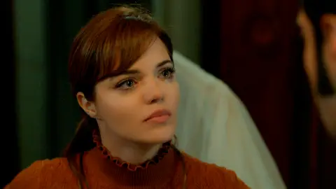 El reproche de Züleyha a Demir ante el nacimiento de Leyla: “Tu actitud con Adnan ha cambiado” El reproche de Züleyha a Demir ante el nacimiento de Leyla: “Tu actitud con Adnan ha cambiado”