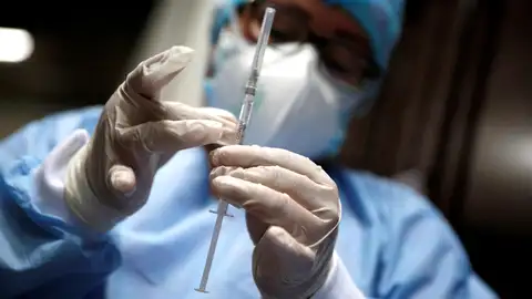 Pfizer anuncia que su vacuna contra la variante ómicron de la Covid-19 estará lista en marzo Pfizer anuncia que su vacuna contra la variante ómicron de la Covid-19 estará lista en marzo