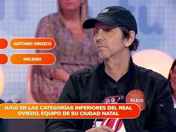 ¿Los secretos de Pablo López? Alejo Stivel convierte al cantante en asturiano… ¡y futbolista! ¿Los secretos de Pablo López? Alejo Stivel convierte al cantante en asturiano… ¡y futbolista!