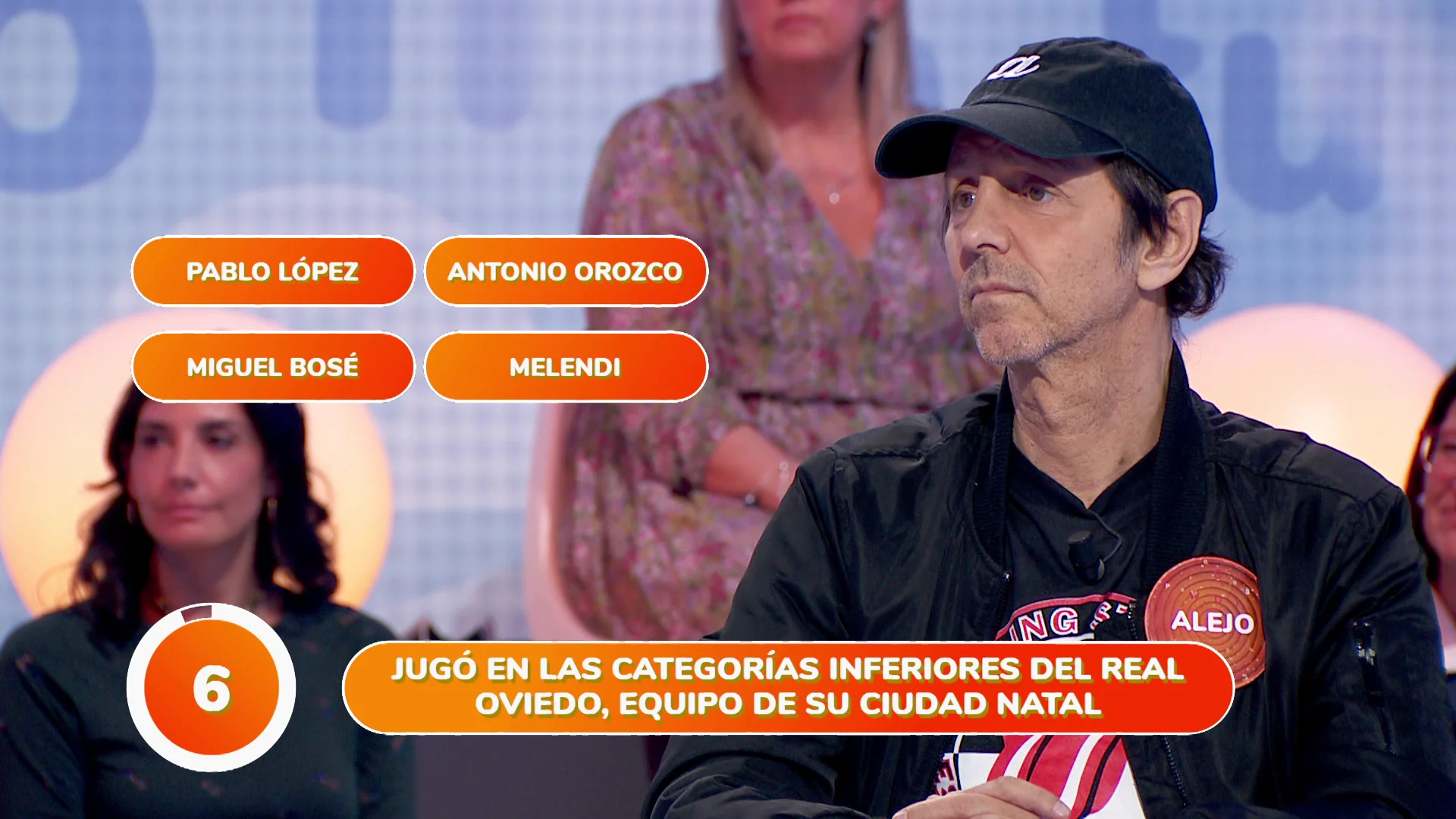 ¿Los secretos de Pablo López? Alejo Stivel convierte al cantante en asturiano… ¡y futbolista! ¿Los secretos de Pablo López? Alejo Stivel convierte al cantante en asturiano… ¡y futbolista!