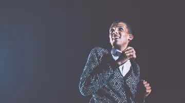 'El infierno' de Stromae: el artista belga reflexiona sobre el suicidio en pleno informativo 'El infierno' de Stromae: el artista belga reflexiona sobre el suicidio en pleno informativo