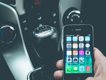 Guardar el carnet de conducir en tu móvil es posible gracias a la aplicación que lanza la DGT