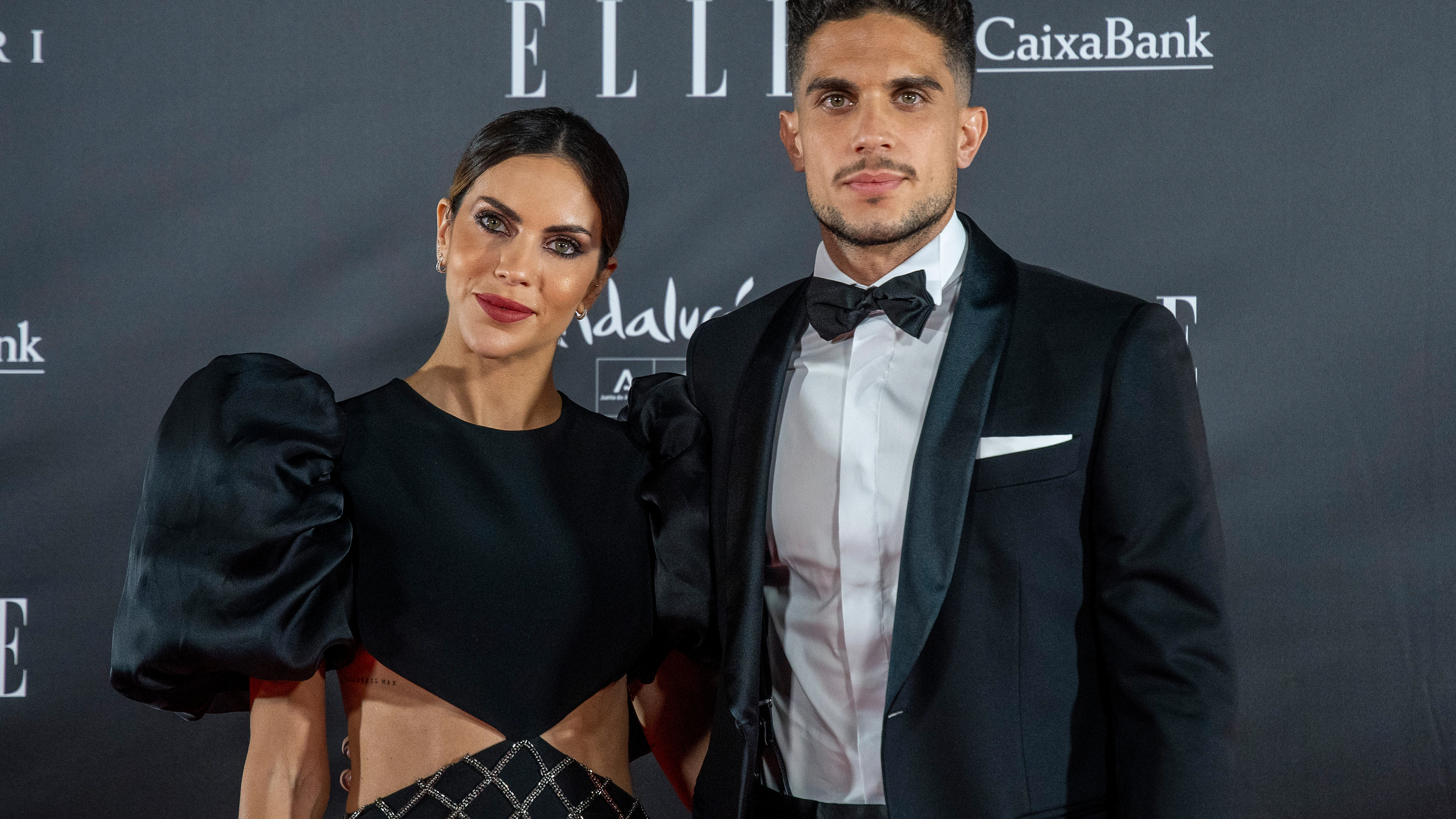 Melissa Jim&eacute;nez y Marc Bartra