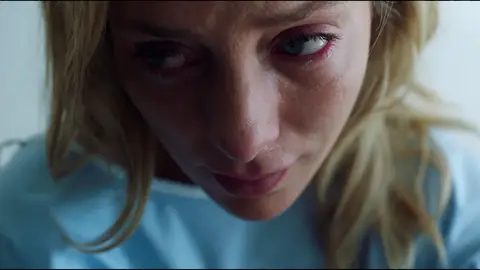 Laura, aterrada se somete a una exploración tras temerse lo peor: Xavier ha abusado de ella Laura, aterrada se somete a una exploración tras temerse lo peor: Xavier ha abusado de ella