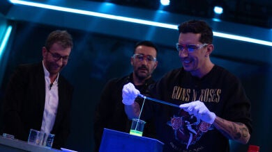 Marron crea nylon en directo en ‘El Hormiguero 3.0’: “Si te tocas las manos se te quedarán así para siempre”